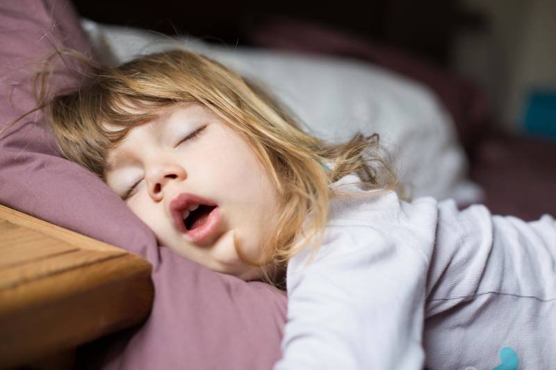 Comment distinguer l’apnée du sommeil chez l’enfant du simple ronflement ? Genève 1209
